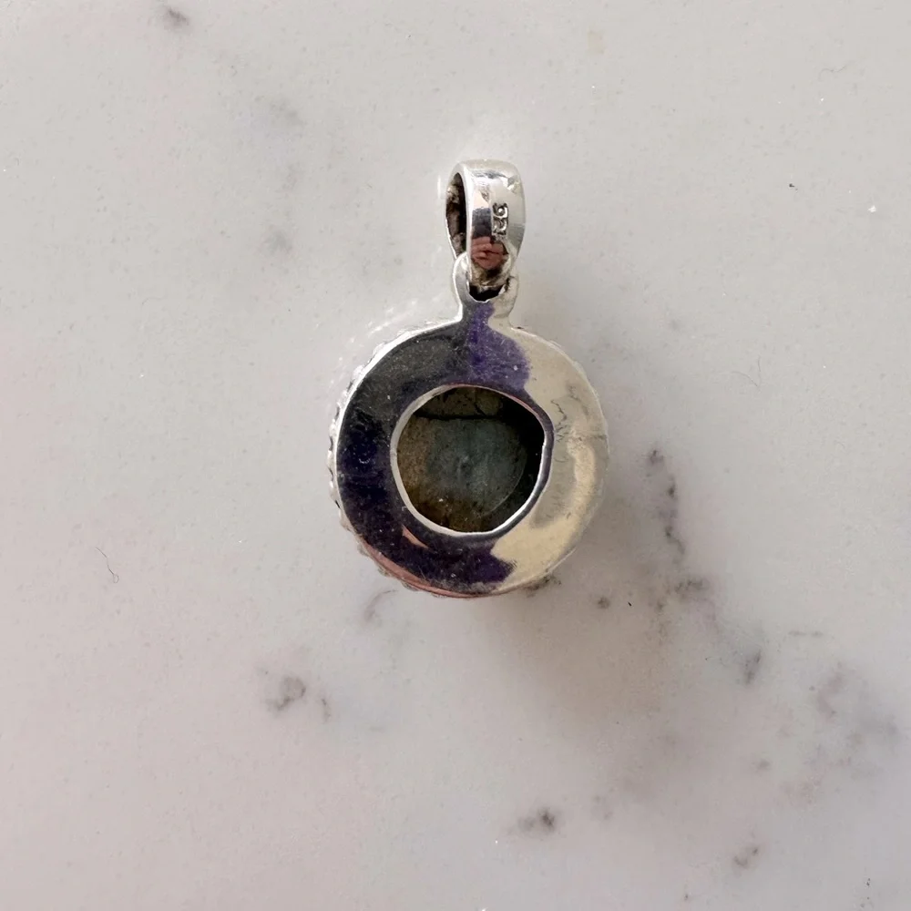 Sterling Silver Moon Face Labradorite Pendant - Picture 3 of 3